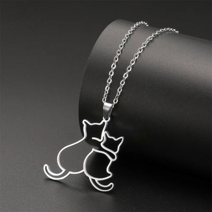 Pet Lovers Necklace – Elegant Puppy & Kitten Embrace Pendant